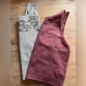 ATHLETA AURORA SEAMLESS HIGH NECK CROP TANKS, MEDIUM